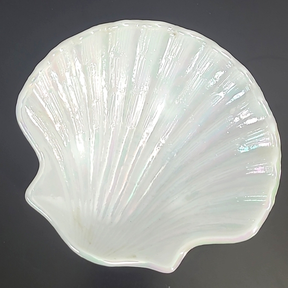 Vintage 90s Avon Glass Clamshell Seashell White Rainbow Iridescent Jewelry Dish - Picture 2 of 14
